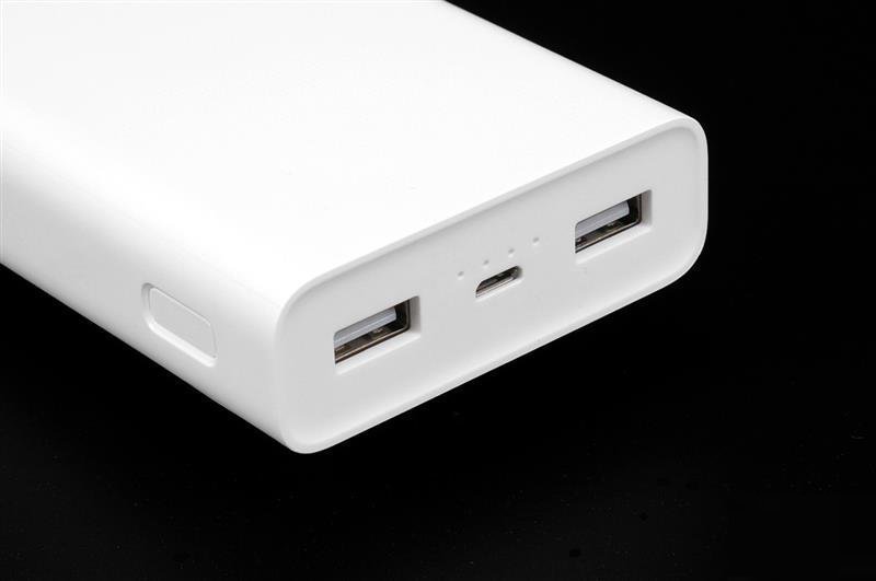 Интерфейс Xiaomi Mi Power Bank 2C 20000 mAh Интерфейс Xiaomi Mi Power Bank 2C 20000 mAh